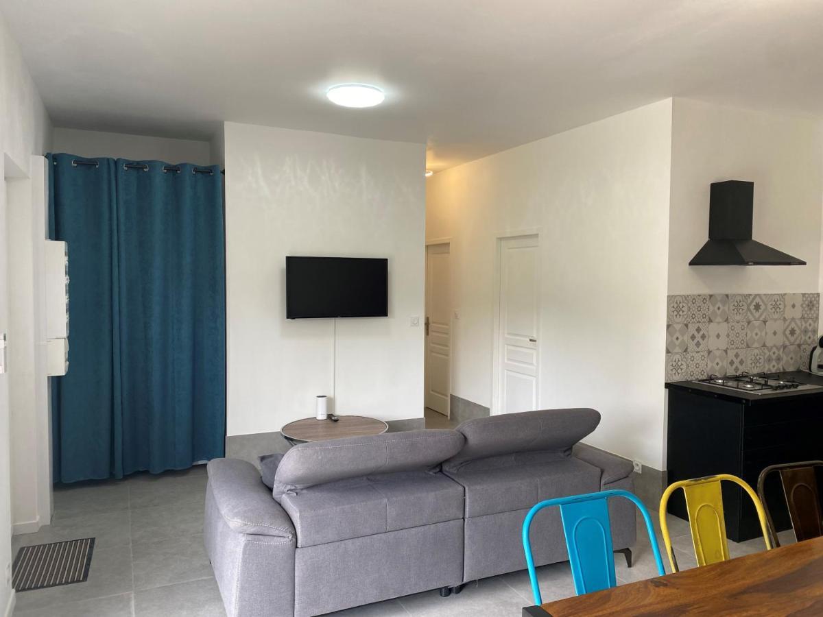 דירות Saint Julien Les Rosiers Logis Dans Ancien Relais De Poste מראה חיצוני תמונה