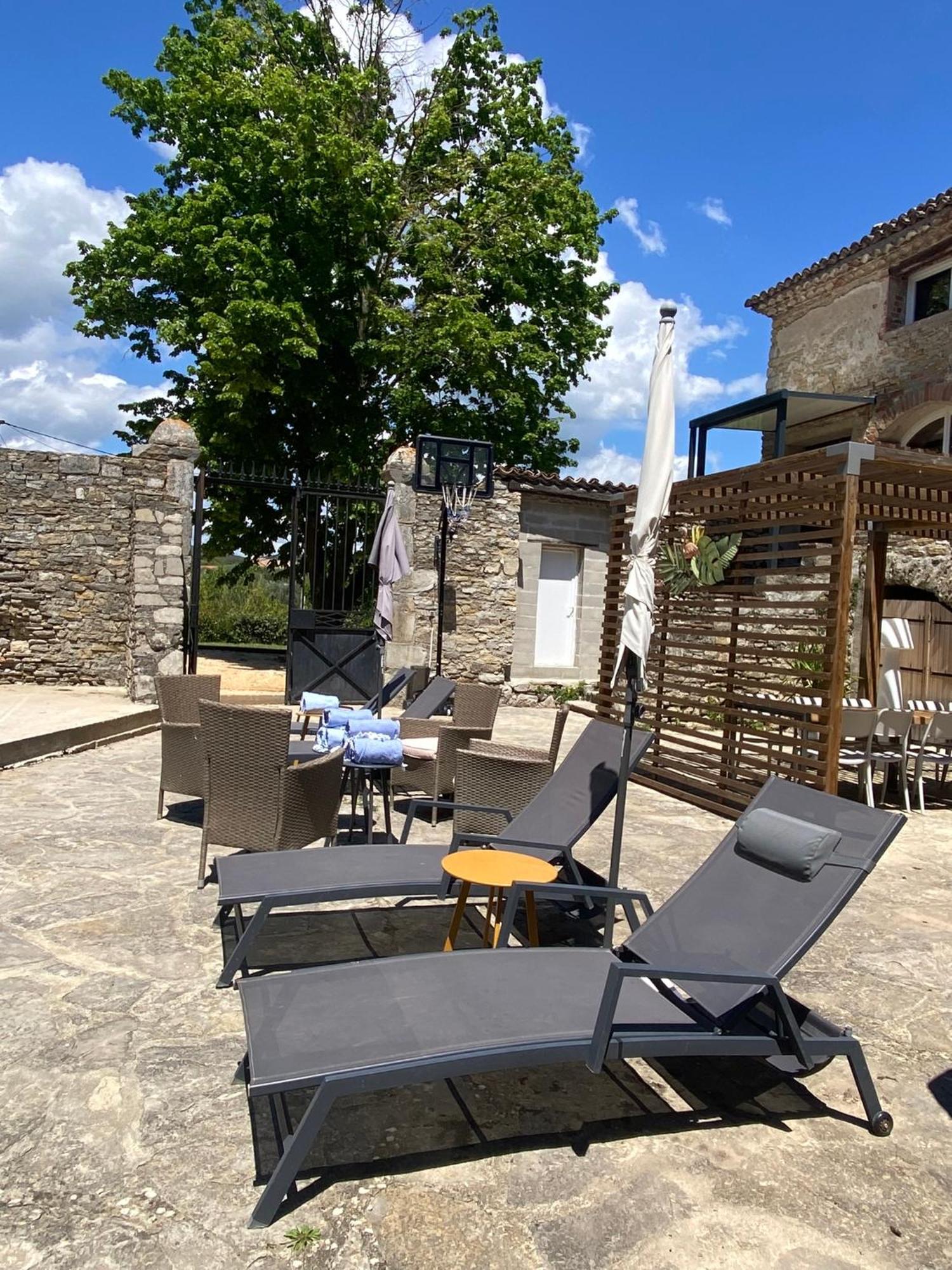 דירות Saint Julien Les Rosiers Logis Dans Ancien Relais De Poste מראה חיצוני תמונה